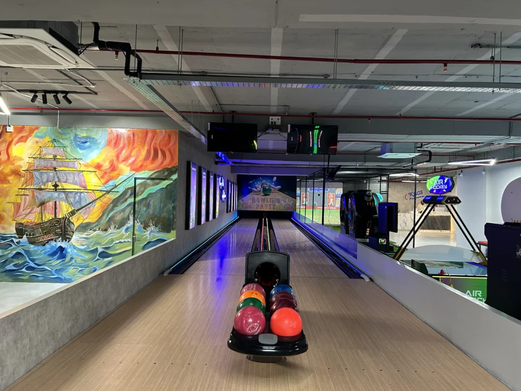 Explore the Best Bowling Alley in Brookfield at KAGS Funzone!